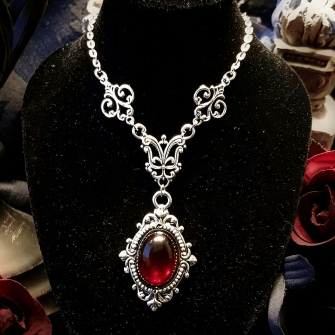 Vampire Cameo Necklace,Blood C - đánh giá và giá Men'S Vampire Accessories