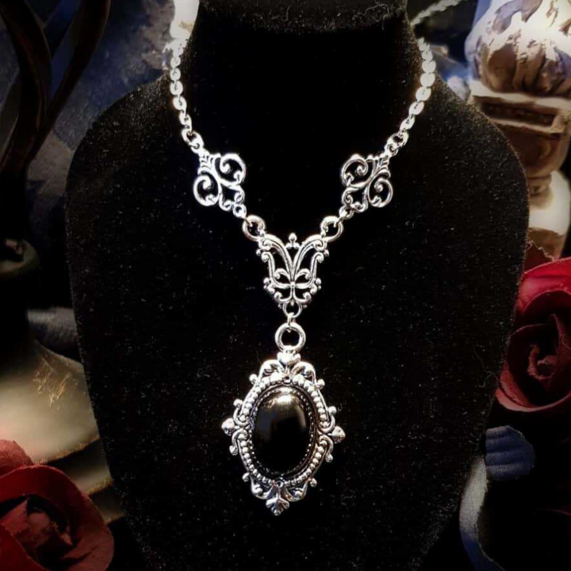 Vampire Cameo Necklace,Blood C - đánh giá và giá Men'S Vampire Accessories